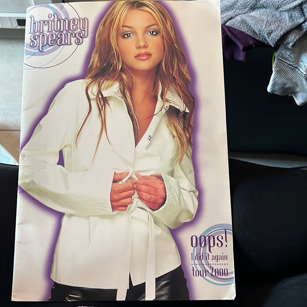 Britney Spears Oops I Did It Again Tour Book 2000